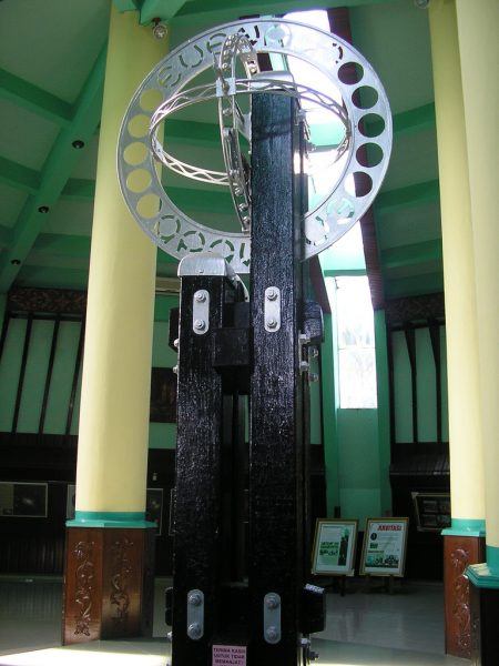 The_original_equatorial_monument_Pontianak