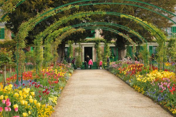 Giverny-Monet's-Garden-Half-Day-Tour-from-Paris