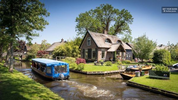 From-Amsterdam-Day-Trip-to-Giethoorn-by-Bus-and-Boat