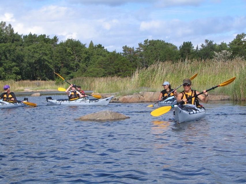 Kayaking-Day-in-the-Archipelago