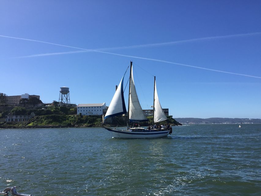 San-Francisco-Bay-Sailing-Tour-with-Drinks