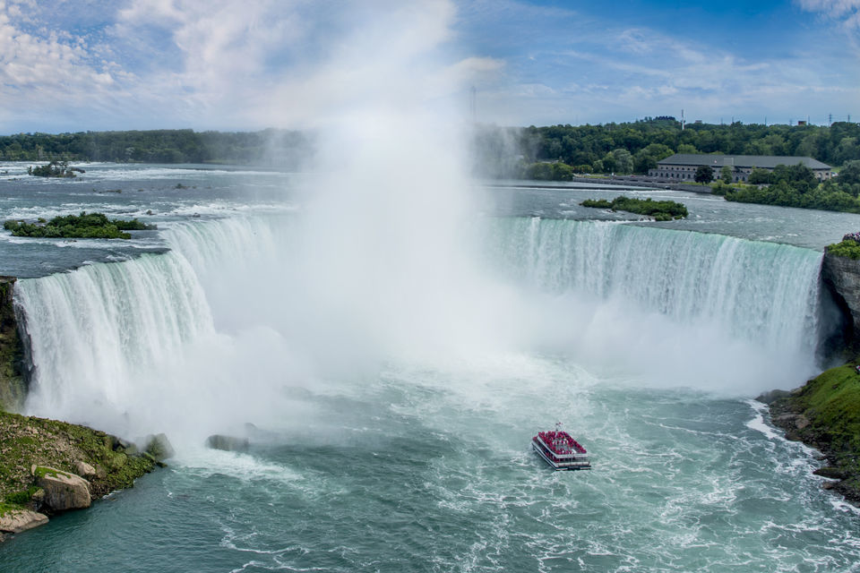 Niagara-Falls-Day-Trip-by-Air-from-New-York-City