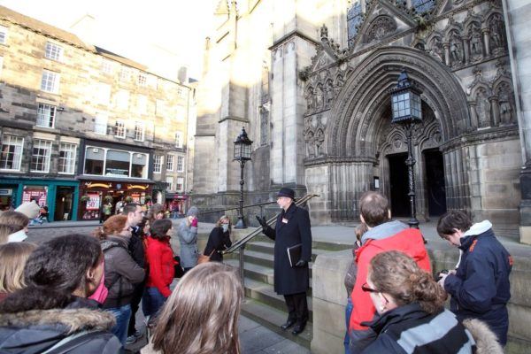 Royal Mile History Tour and Palace of Holyroodhouse
