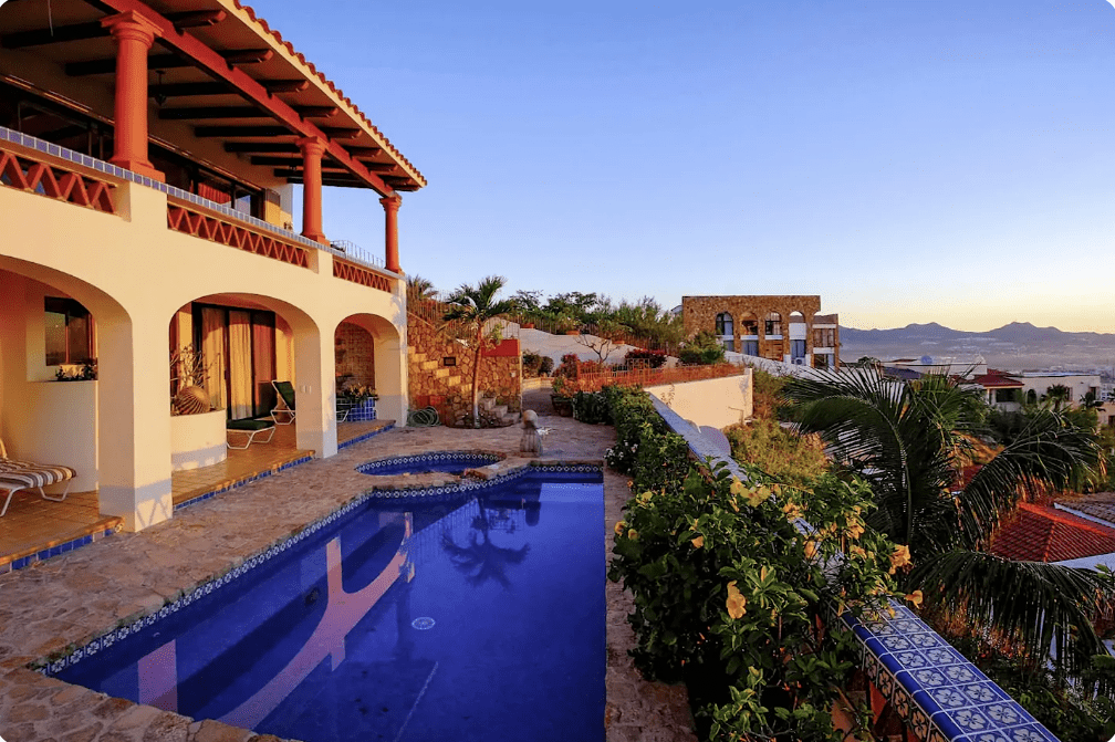 Great Location & Ocean Views: Villa Joya de Law