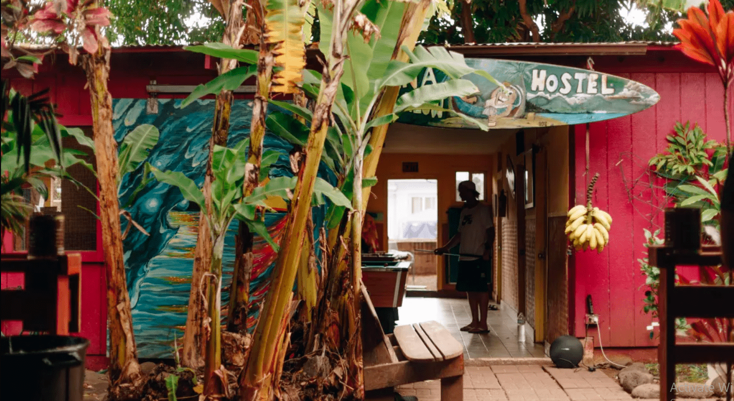 Banana Bungalow Maui Hostel