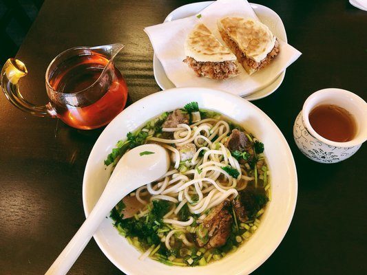 Learn about Chinese tea in Chinatown
