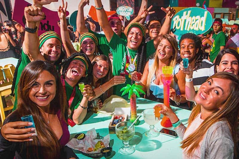 7-best-party-hostels-in-cancun-2023-one-weird-globe