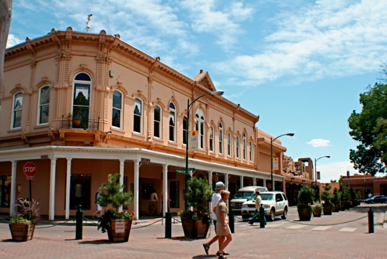 5 AMAZING NEIGHBORHOODS in Santa Fe, NM! One Weird Globe