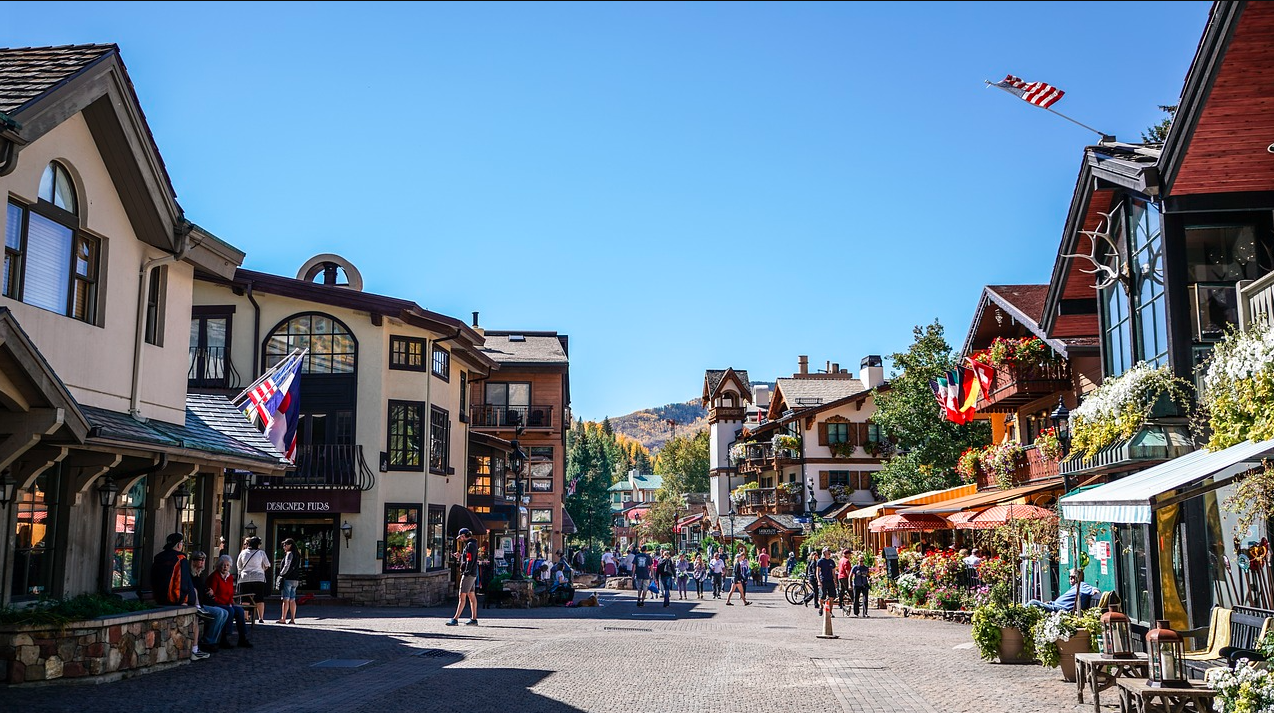 3 AMAZING NEIGHBORHOODS in Vail! One Weird Globe