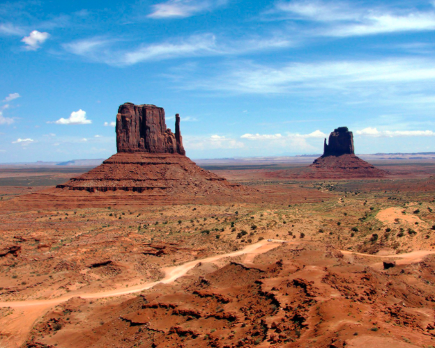 3 AMAZING NEIGHBORHOODS in Monument Valley! – One Weird Globe